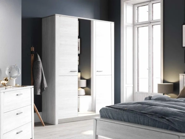 Шкаф трехдверный Мальта