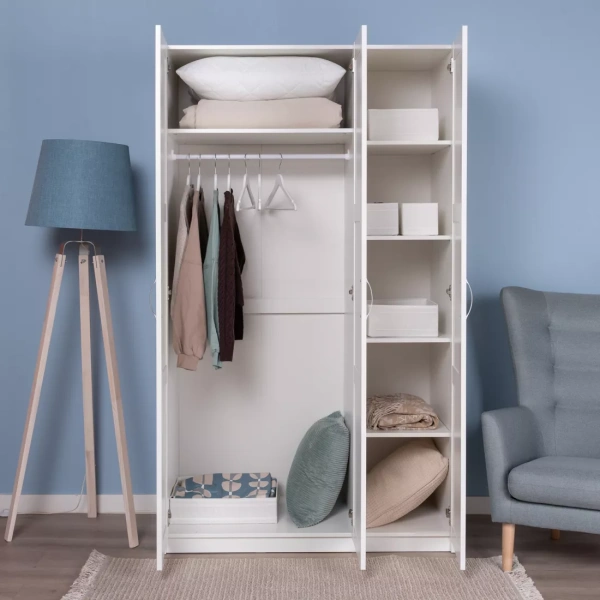 Шкаф ПЕГАС трехдверный с рамочным фасадом