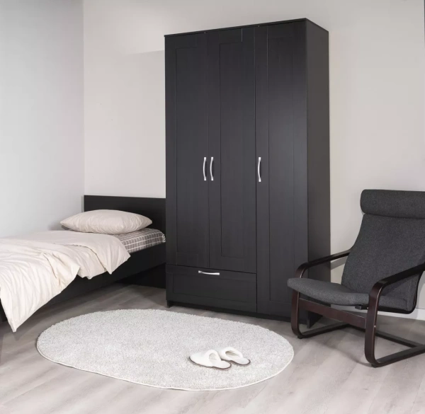 Шкаф СИРИУС трехдверный с одним ящиком